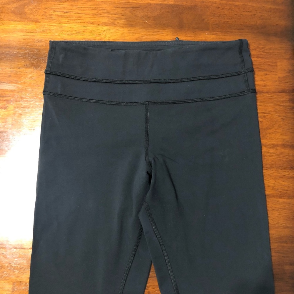 *SOLD* Lululemon Leggings 🍋 - Picture 7 of 7